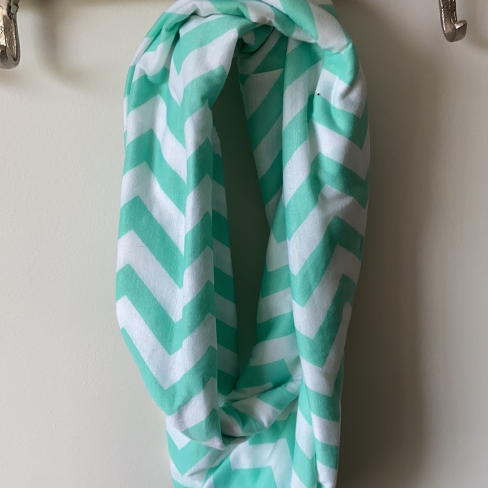 Chevron Patterned Infinity Scarf - Picture 2 of 3